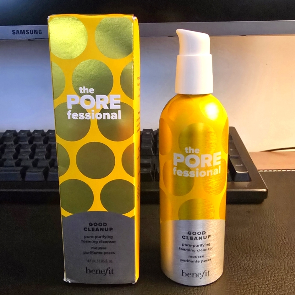 The POREfessional Good Cleanup Foaming Cleanser - Benefit